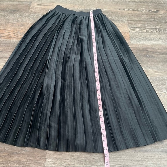 NWT Lululemon Satin Pleated Midi Skirt Black Size XS - Picture 8 of 12